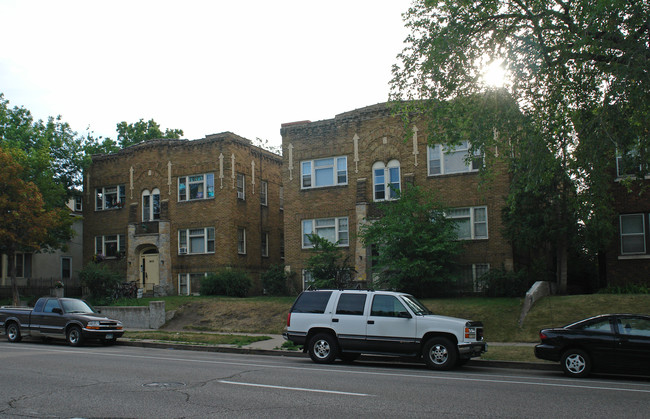 3413--3417 Portland Ave S in Minneapolis, MN - Foto de edificio - Building Photo