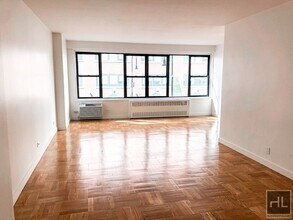 Fourth Avenue in New York, NY - Building Photo - Building Photo