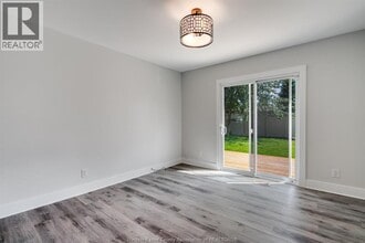 301 Erieview Dr in Kingsville, ON - Building Photo - Building Photo