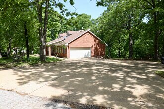 17051 Lemming Ln in St. Robert, MO - Building Photo - Building Photo