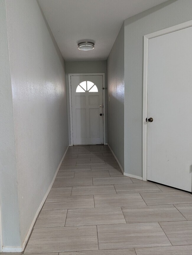 2318 Squire Dobbins Dr in Sugar Land, TX - Building Photo - Building Photo