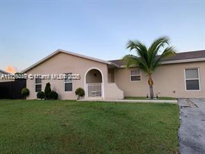 13000 SW 260th Terrace in Homestead, FL - Foto de edificio