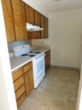 1443 Madrona Ave SE-Unit -1443 in Salem, OR - Foto de edificio - Building Photo