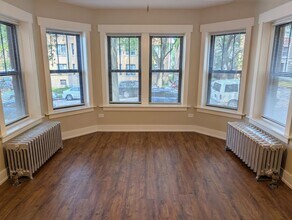 2057 W Arthur Ave in Chicago, IL - Foto de edificio - Building Photo