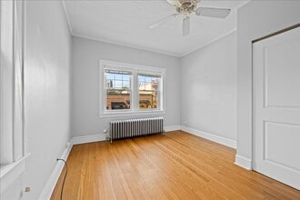 911 Green Bay Rd in Winnetka, IL - Building Photo - Building Photo