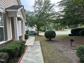 501 Founders Walk Dr in Morrisville, NC - Foto de edificio - Building Photo