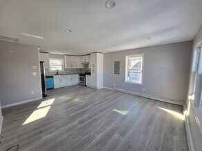 42 Parkway Blvd in Wyandanch, NY - Building Photo - Building Photo