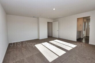 716 Franklin St in Lincoln, CA - Building Photo - Building Photo