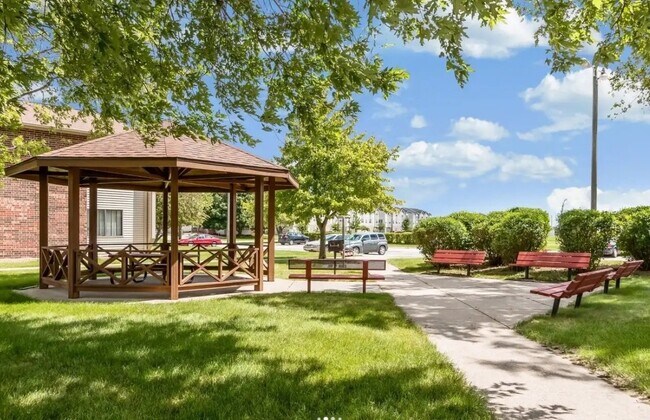 1216 S G Ave in Nevada, IA - Building Photo - Building Photo