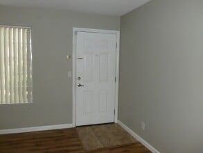 2110 Sealion Dr, Unit 107 in Las Vegas, NV - Building Photo - Building Photo