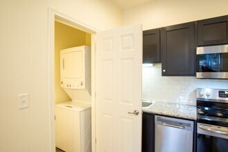 2007 NE Broadway in Portland, OR - Building Photo - Building Photo