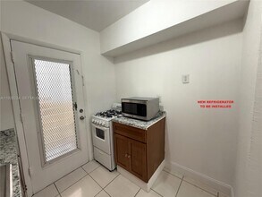 6885 Byron Ave in Miami, FL - Building Photo - Building Photo