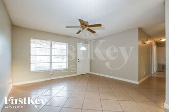 325 Tall Pine Ln in Sanford, FL - Building Photo - Building Photo