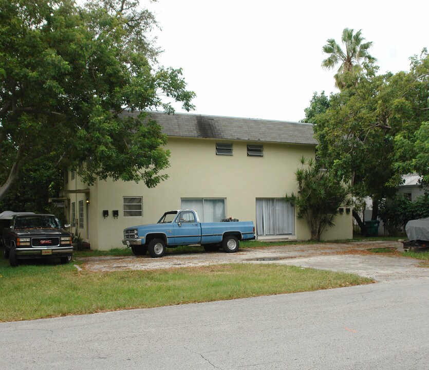 8801-8807 NE 8th Ct in Miami, FL - Building Photo