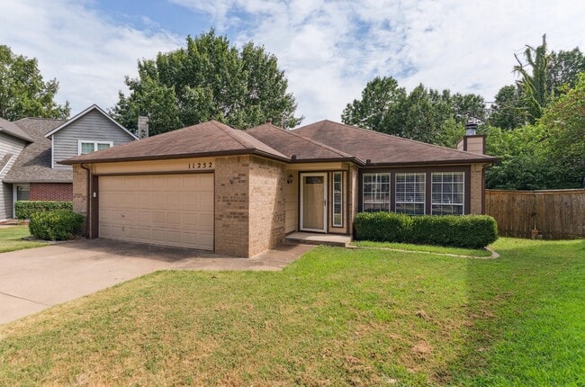 property at 11252 Locust Cir