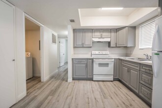 5303 Del Gado Dr in Las Vegas, NV - Building Photo - Building Photo