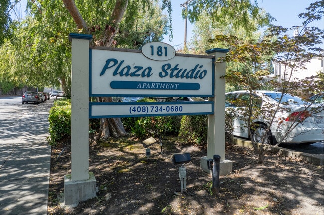 Plaza Studios in Sunnyvale, CA - Foto de edificio - Building Photo