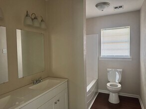 409 Kenwood Ln in Longview, TX - Building Photo - Building Photo