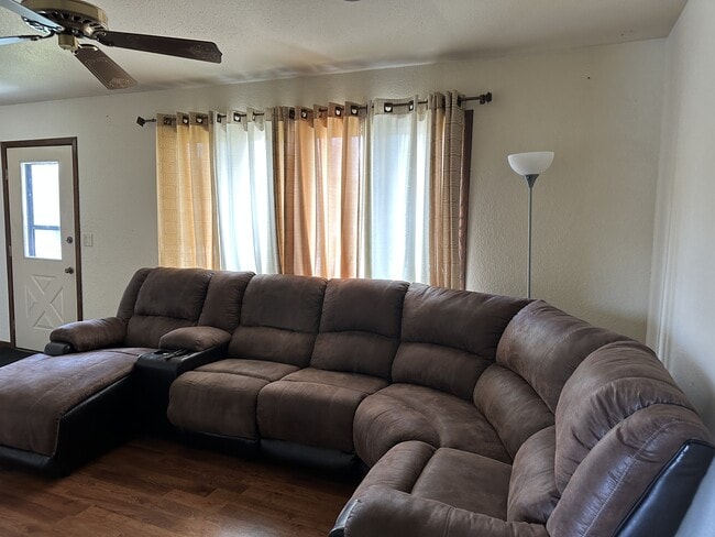 2427 Mallard Dr in Freeport, IL - Building Photo - Building Photo