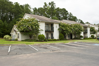 Arnold Pointe Apartments in Monroe, GA - Foto de edificio - Building Photo