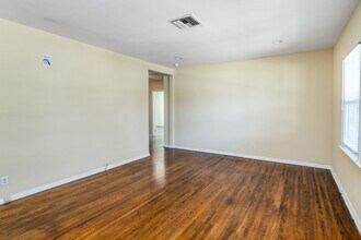 8801 Chimineas Ave in Los Angeles, CA - Building Photo - Building Photo