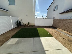 2267 Chestnut St in San Bernardino, CA - Foto de edificio - Building Photo