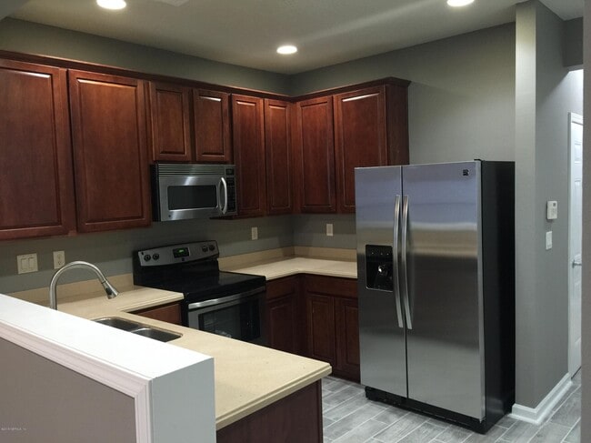 4235 Highwood Dr in Jacksonville, FL - Building Photo - Building Photo