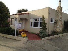 899 W Franklin St in Monterey, CA - Building Photo