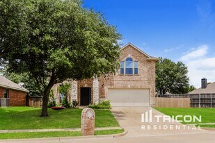 111 Valley View Dr in Waxahachie, TX - Building Photo