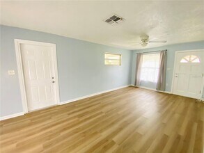 808 Carol Ct in Tavares, FL - Building Photo - Building Photo