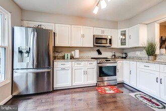 51 Kinsman View Cir in Silver Spring, MD - Foto de edificio - Building Photo