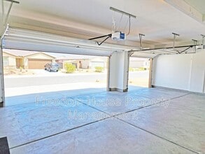 3575 E Wallowa Dr in Pahrump, NV - Building Photo - Building Photo