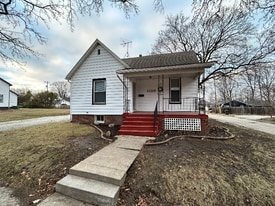 1108 E Main St in Urbana, IL - Building Photo