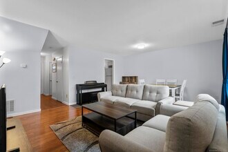2 Washington Ct in Stamford, CT - Building Photo - Building Photo