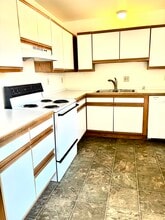 1007 W Main St, Unit #2 in Centralia, WA - Building Photo - Building Photo