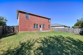 5909 Thoroughbred Trl in Denton, TX - Building Photo - Building Photo