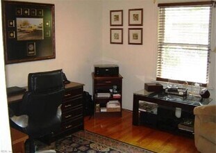 4632 Curtiss Dr in Virginia Beach, VA - Foto de edificio - Building Photo