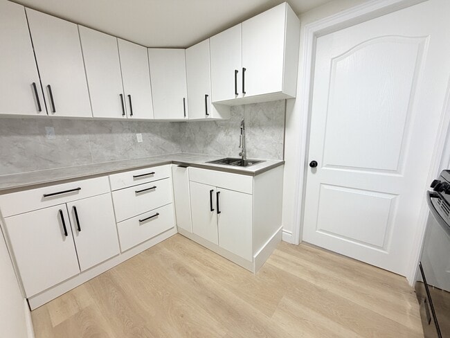 165 College Ave N in Sarnia, ON - Foto de edificio - Building Photo