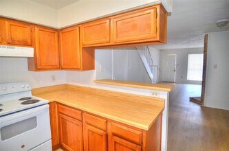9475 Olde Village Ct in Dallas, TX - Building Photo - Building Photo
