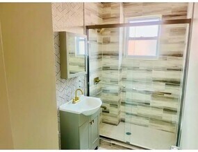 39 E 52nd St, Unit 2 in Brooklyn, NY - Building Photo - Building Photo