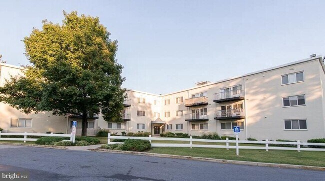 5601 Parker House Terrace in Hyattsville, MD - Building Photo - Building Photo