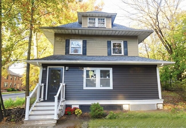 property at 32 Elmwood Ave