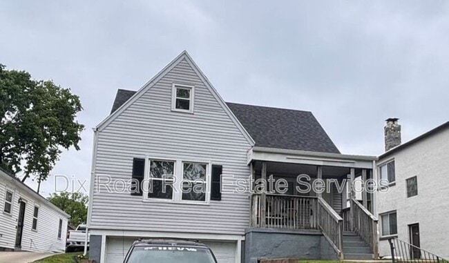 property at 233 Niagara Ave