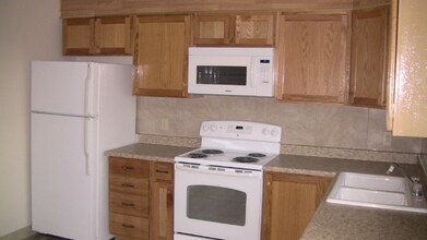 15503 Washington St-Unit -C in Sumner, WA - Building Photo - Building Photo