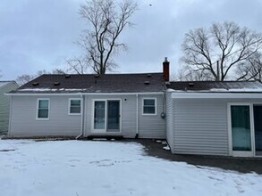 22799 Floral St in Farmington, MI - Foto de edificio - Building Photo