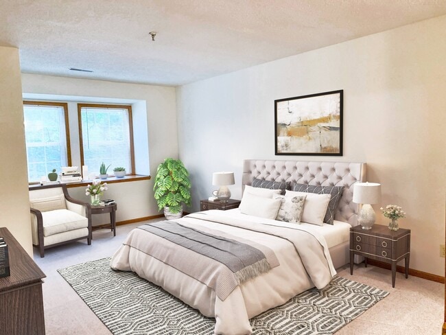 Deer Creek Run Apartments in New Berlin, WI - Building Photo - Building Photo