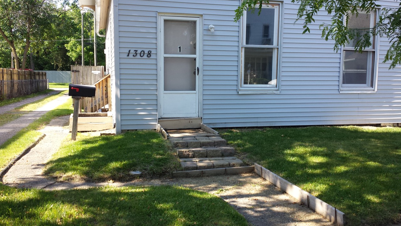 1308 Scott Ave, Unit 2 in Fort Wayne, IN - Building Photo