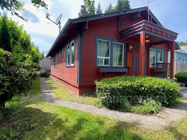 property at 523 N 1st St