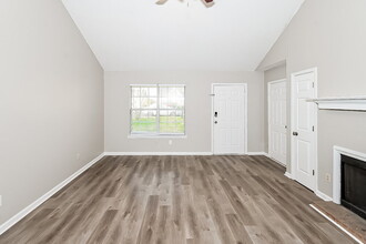 7038 Hampton Dr in Horn Lake, MS - Building Photo - Building Photo