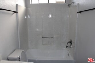 12100 Birch Ave in Hawthorne, CA - Building Photo - Building Photo